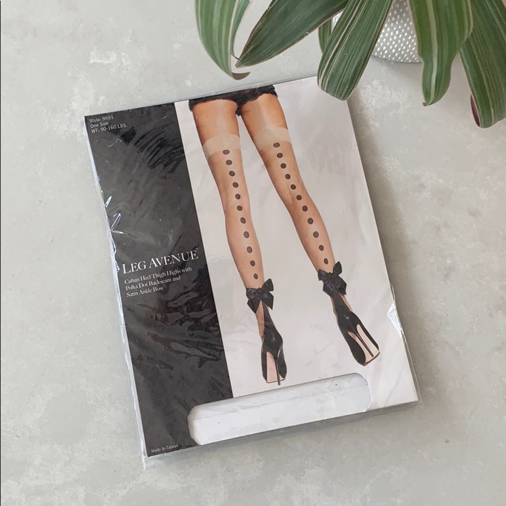 Leg Avenue Thigh Highs polka dot backseam bow